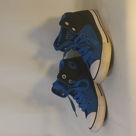 Kids 2 Converse - Picture 2 of 9